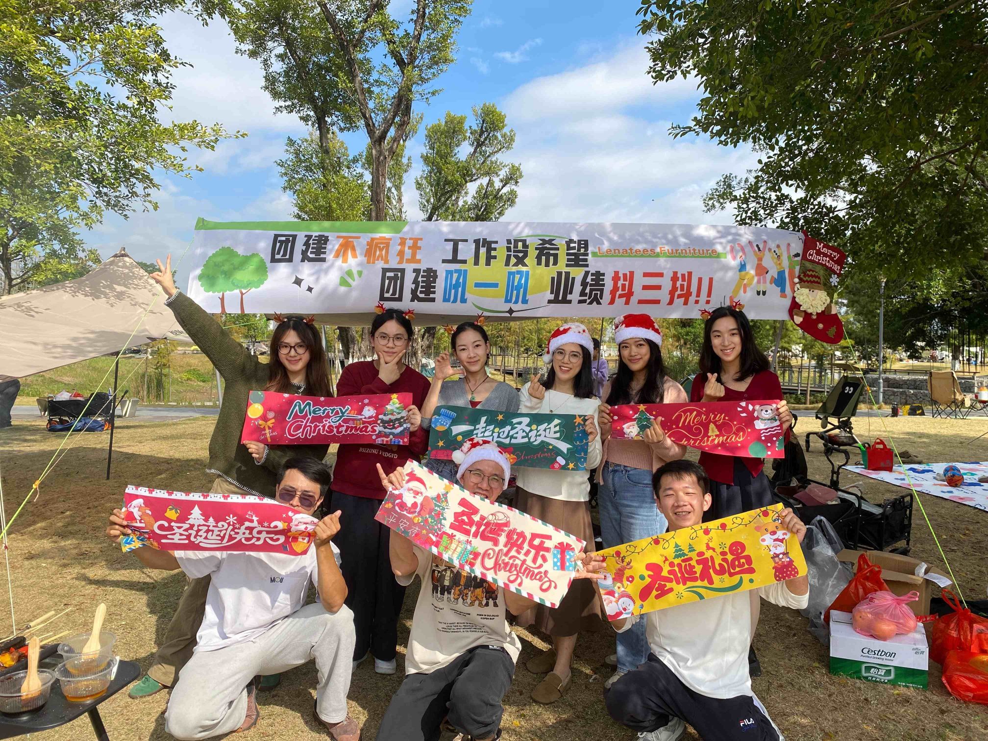 Spoločne oslavujeme vianočnú sezónu od nábytku Norler